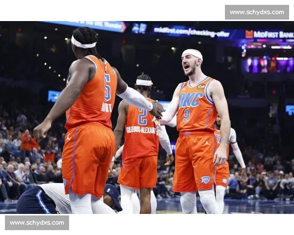 雷霆火箭季后赛第三战攻防博弈与关键球员走向解析胜负悬念全景观察